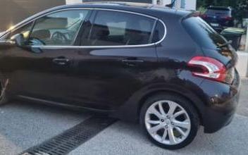 Peugeot 208 Le-Revest-les-Eaux