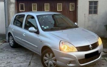 Renault clio La-Courneuve