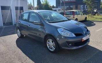 Renault clio Salon-de-Provence