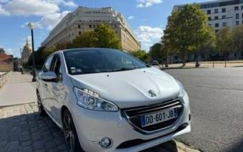 Peugeot 208 Paris
