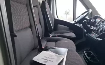 Peugeot Boxer Village-Neuf