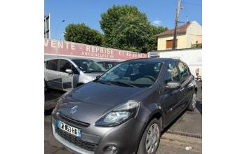 Renault clio L'Hay-les-Roses