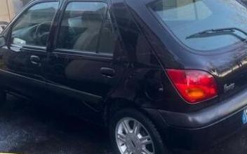 Ford fiesta Saint-Escobille