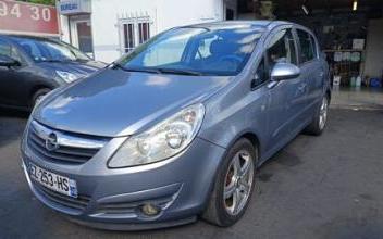 Opel corsa L'Hay-les-Roses