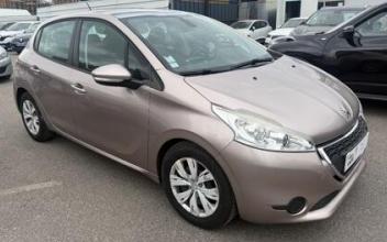 Peugeot 208 La-Courneuve