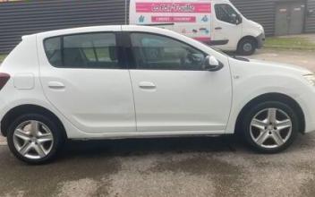 Dacia sandero Saints-Geosmes