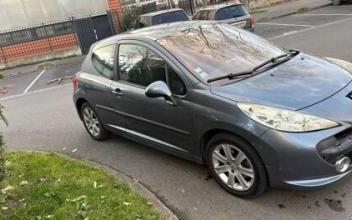 Peugeot 207 Saint-Denis