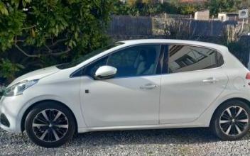 Peugeot 208 Peymeinade