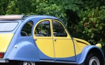 Citroen 2CV Saint-Ferréol-d'Auroure