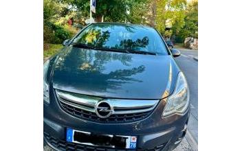 Opel corsa La-Courneuve