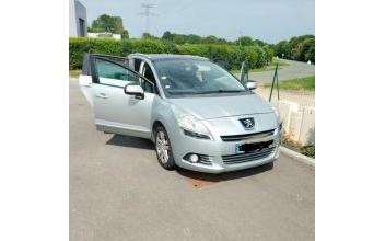 Peugeot 5008 Laval