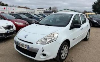 Renault clio Coignières