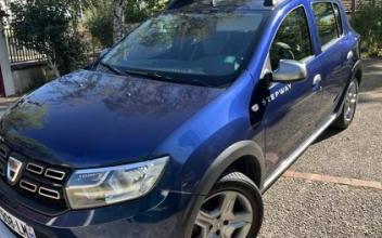 Dacia sandero Bois-le-Roi