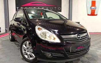 Opel corsa La-Chapelle-des-Fougeretz
