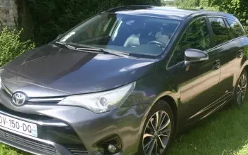 Toyota Avensis Champagne-Mouton