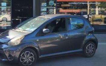 Toyota aygo Bordeaux
