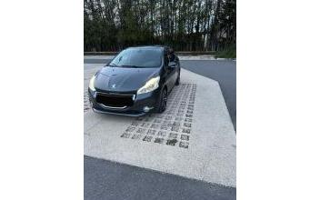 Peugeot 208 Saint-Rémy-de-Provence
