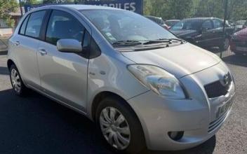 Toyota yaris Notre-Dame-de-Sanilhac