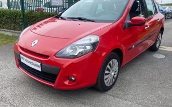 Renault clio Les-Essarts-le-Roi