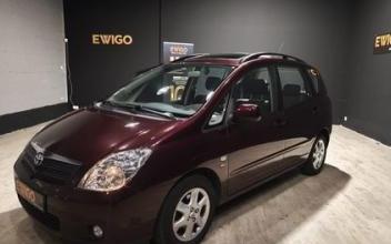 Toyota corolla verso Saint-Maximin